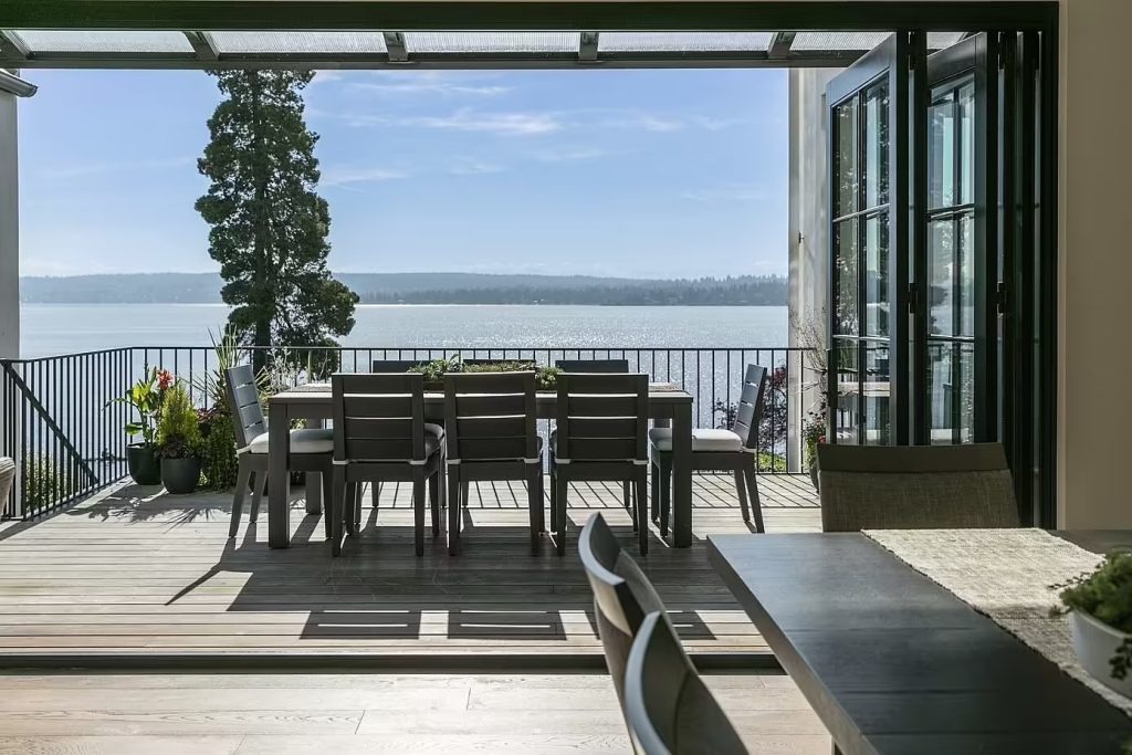 Laurelhurst Contemporary: A Traditional Home with a Modern Twist -