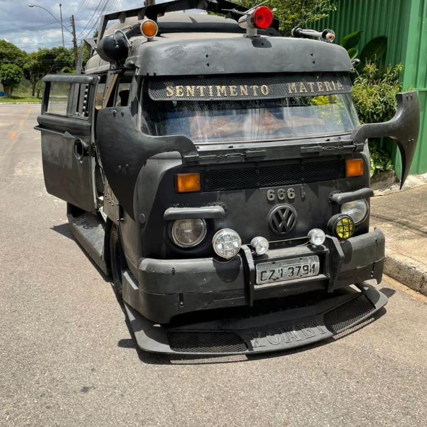 Mad Max Volkswagen Bus Comes Prepared for Your Wasteland Camping Needs - Breaking International