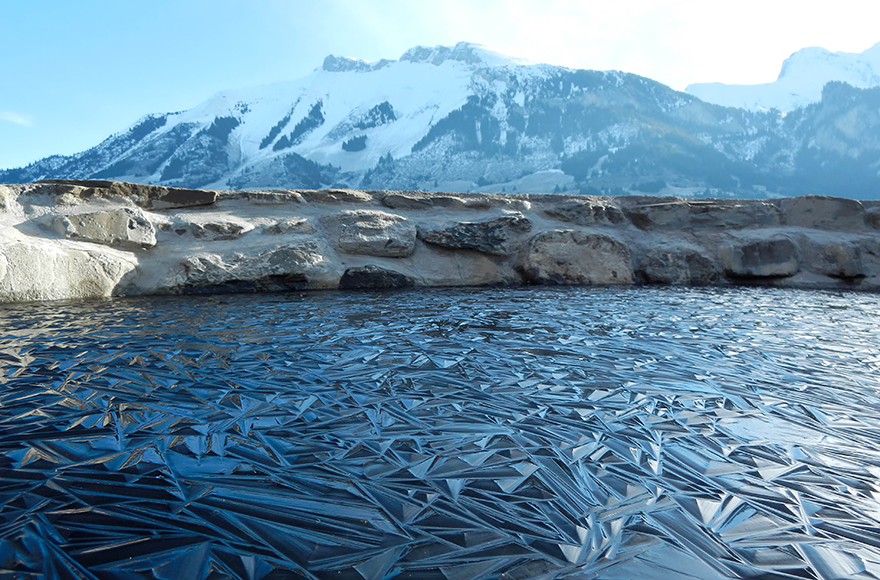 "Mesmerizing Frozen Waterbodies: Ten Stunning Lakes, Oceans, and Ponds That Will Take Your Breath Away" - Bumkeo