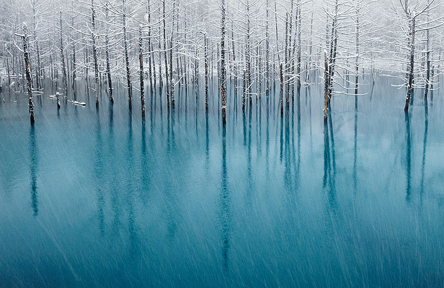 "Mesmerizing Frozen Waterbodies: Ten Stunning Lakes, Oceans, and Ponds That Will Take Your Breath Away" - Bumkeo