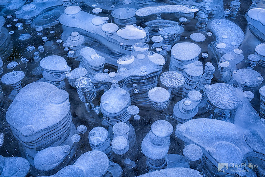 "Mesmerizing Frozen Waterbodies: Ten Stunning Lakes, Oceans, and Ponds That Will Take Your Breath Away" - Bumkeo