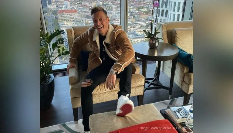 Indulge in the opulence and bliss surrounding player Mesut Ozil and his wife as they reside in their breathtaking $10M mansion, a testament to their wealth and happiness. !g - LifeAnimal