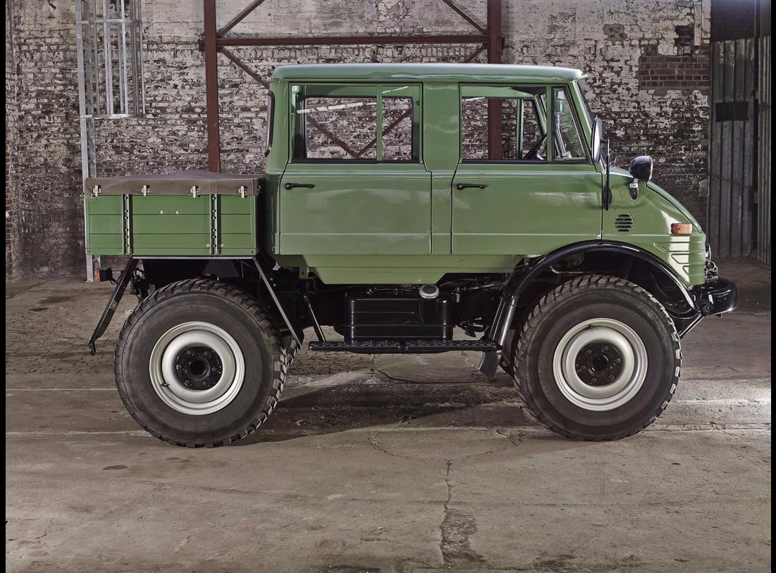 Discover the Mercedes-Benz Unimog 406 Doppelkabine Ute 1976: The Legend of an Age fb - DX