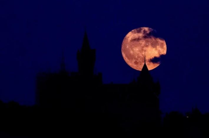 Captivating Images of the Largest "Super Stag Moon" of 2023 Illuminate Astronomy Enthusiasts Worldwide - Breaking International
