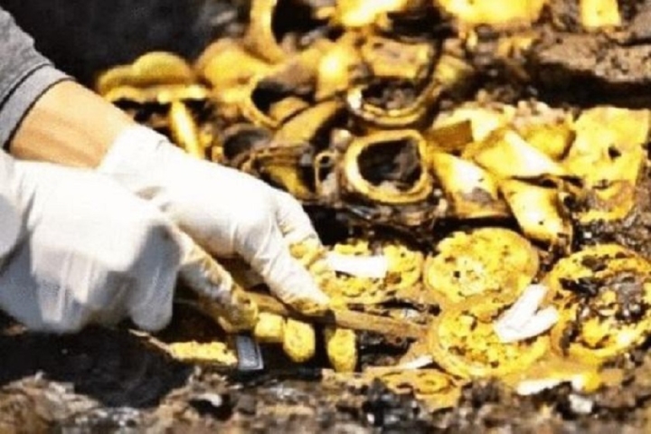 Unearthing an Ancient Tomb 2,000 Years Ago: Overwhelmed by the Discovery of a Ton-Weight Golden Lion