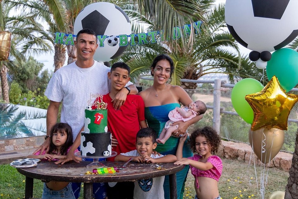 Ronaldo spends nearly €30m on family vacation in Majorca