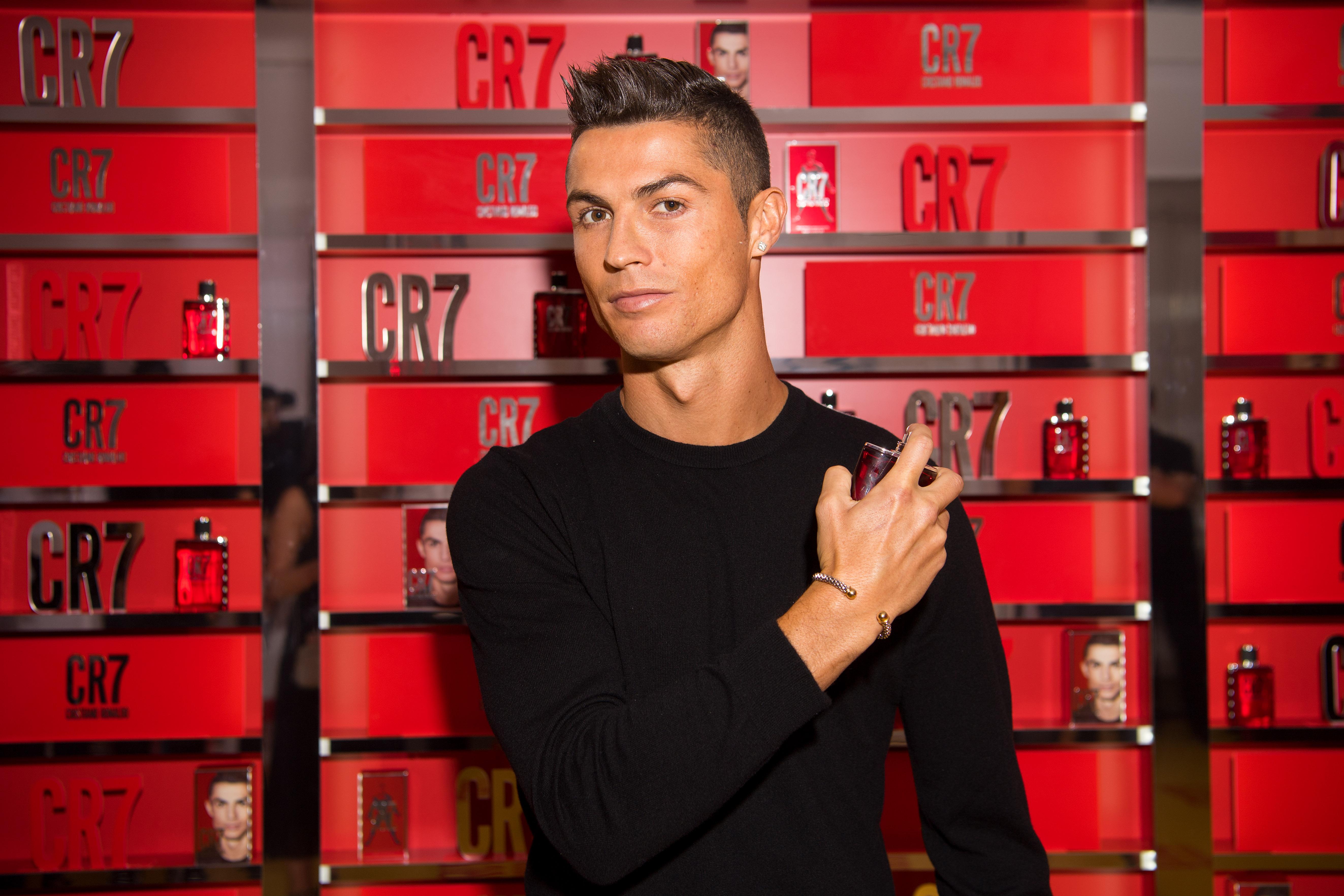 Teo Reigning as the king of the social network, Cristiano Ronaldo surpasses Kylie Jenner and amasses a staggering amount per Instagram post, solidifying his influential status both on and off the pitch. !g - LifeAnimal