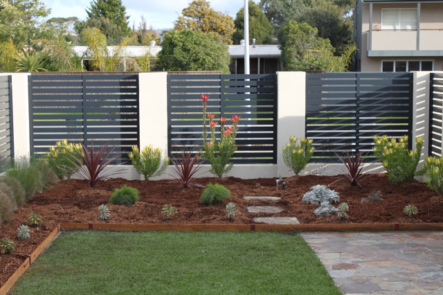 40 Ideas to Inspire Your New Boundary Wall