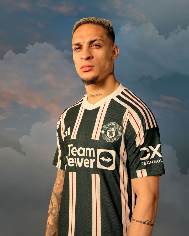 rr Man Utd and Adidas Unveil Nostalgic 2023-2024 Away Kit, Bringing Back Iconic Elements from Two Decades Ago. - LifeAnimal