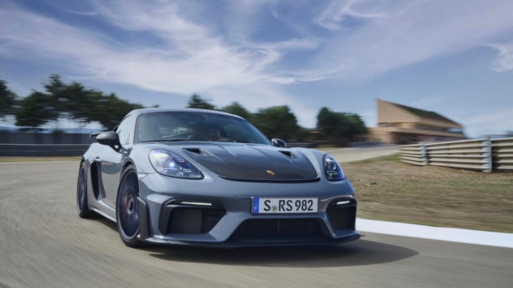 Bold and Beautiful: Discover the Porsche 718 Cayman GT4 RS - ZCOOL