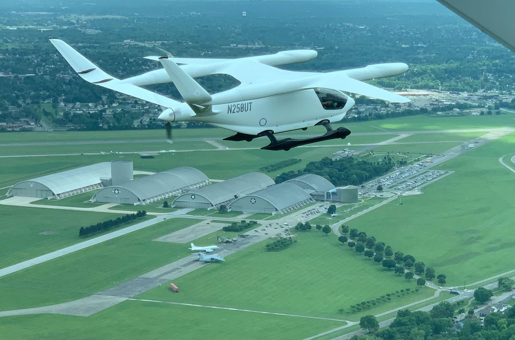 Electric aircraft named Alia completes a remarkable 1,403-mile journey and returns.