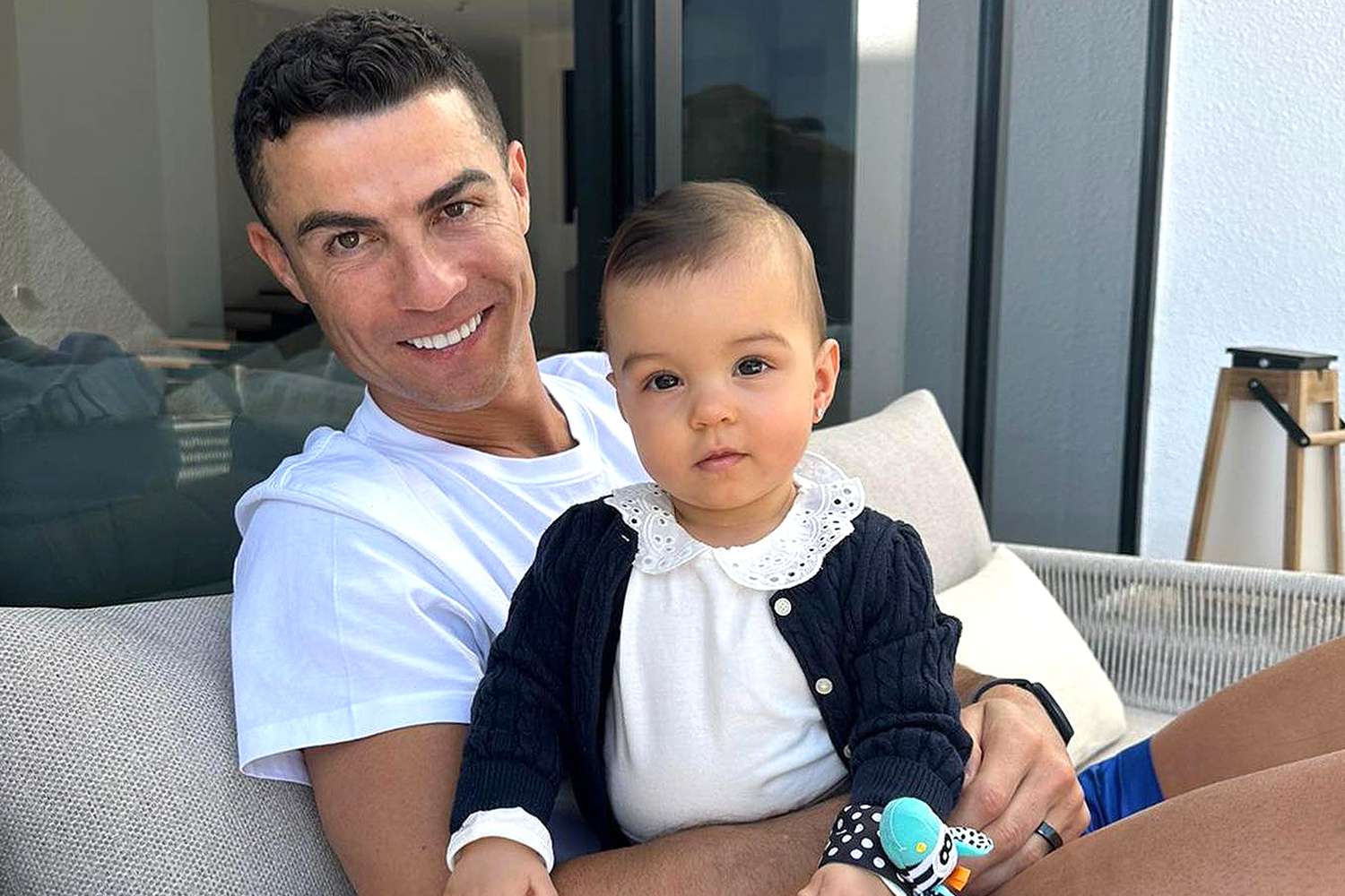 Ronaldo and cute daughter sweet moments make fans melt