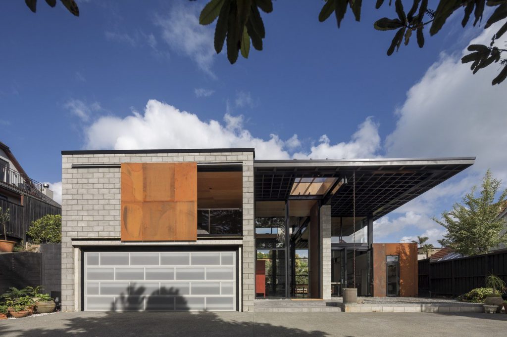 Industrial style house with Concrete blocks - GA