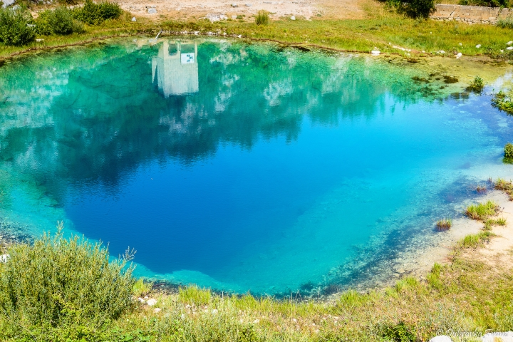 The surreal beauty of the water lake known as the 'Eye of the Earth' is breathtaking