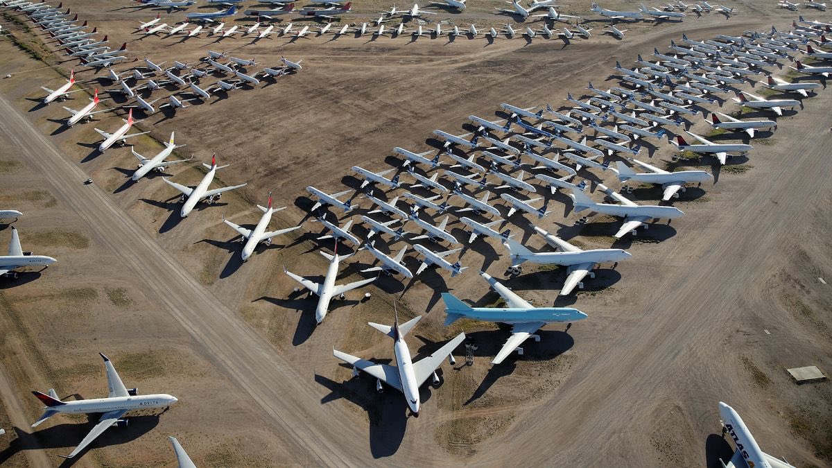 Unveiling the Enormous Aircraft Graveyard: Exploring the World's Largest Collection of Abandoned Planes in the Arizona Desert. l - LifeAnimal