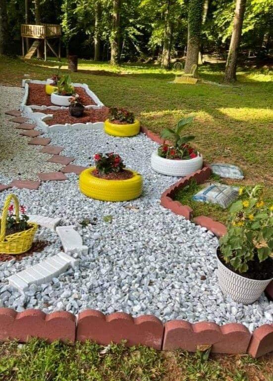 48 Shimmering Small Backyard Landscaping with Recycled Garden Projects