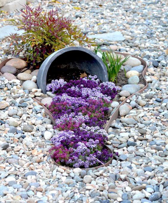 48 Shimmering Small Backyard Landscaping with Recycled Garden Projects