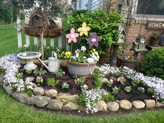 48 Shimmering Small Backyard Landscaping with Recycled Garden Projects