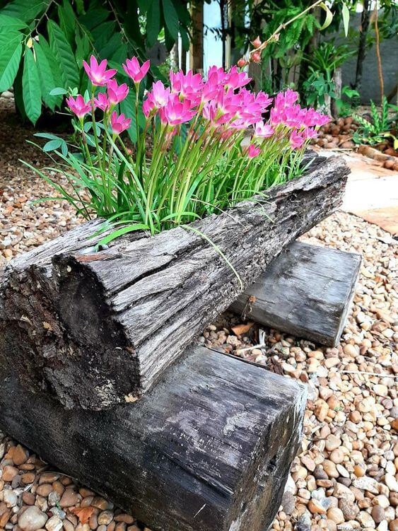 48 Shimmering Small Backyard Landscaping with Recycled Garden Projects