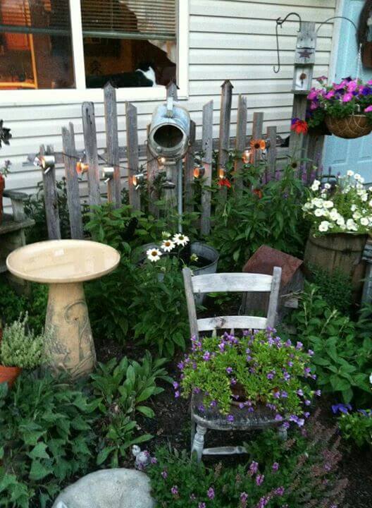 48 Shimmering Small Backyard Landscaping with Recycled Garden Projects