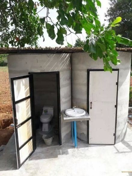 37 Best Design Ideas for "Outdoor Toilet" That Is Practical and Convenient -