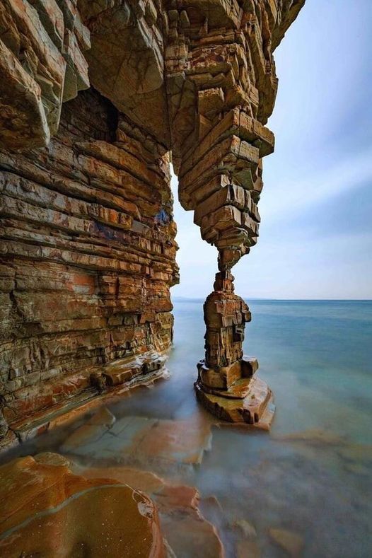 Discover 37 unique and unusual rock formations from around the world with our collection of unconventional wonders.