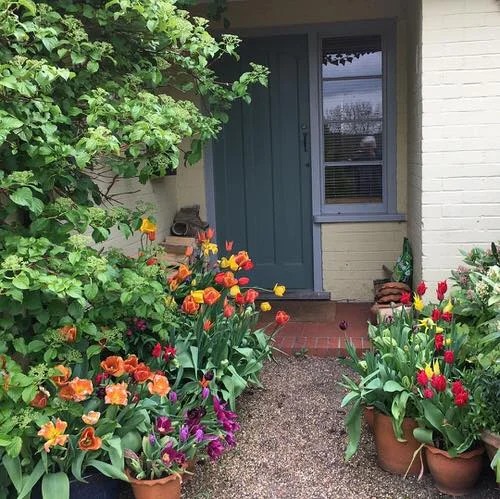 30 Stunning Front Porch Flower Pot Ideas