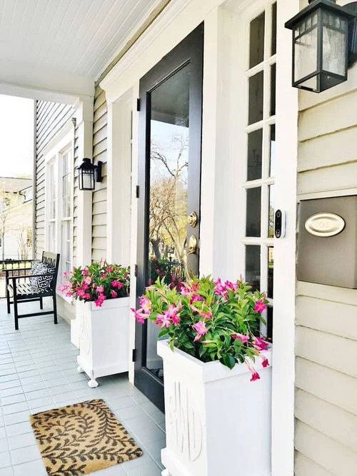 30 Stunning Front Porch Flower Pot Ideas