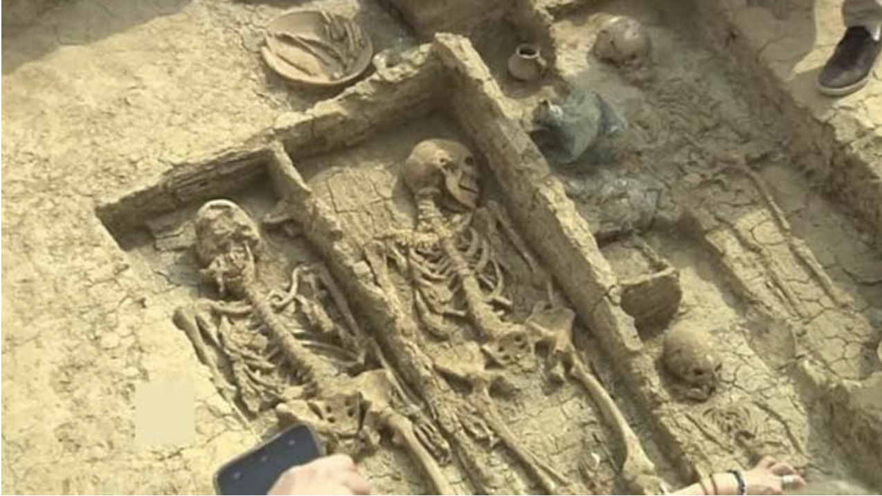 Archaeologists Astounded by Uncovering of ‘Giant Tombs’ in Crimea