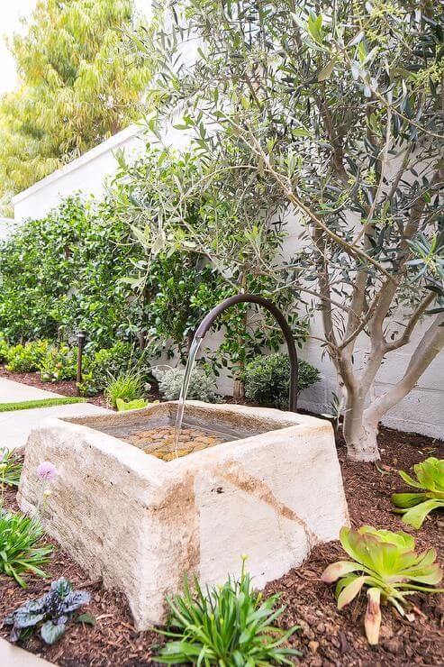 28 Jaw-Dropping Water Feature Ideas for Yard Corner