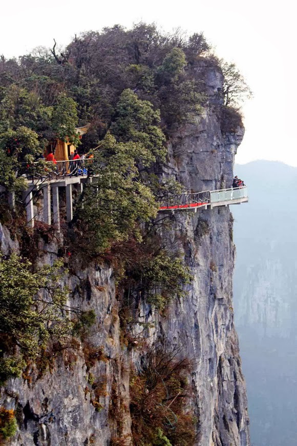 Exploring The Most 11 Sρectacular Cliff Paths From Around The World - Buzz News