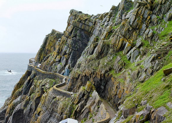 Exploring The Most 11 Sρectacular Cliff Paths From Around The World - Buzz News