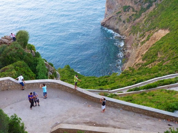 Exploring The Most 11 Sρectacular Cliff Paths From Around The World - Buzz News