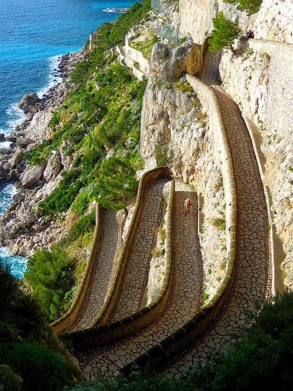 Exploring The Most 11 Sρectacular Cliff Paths From Around The World - Buzz News