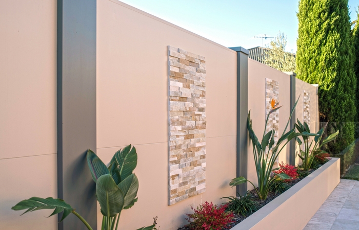 30 Wall and Fence Design Ideas to Improve the Facade of Your Home