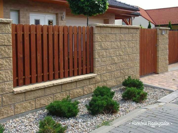 30 Wall and Fence Design Ideas to Improve the Facade of Your Home