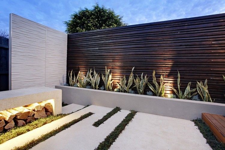 30 Wall and Fence Design Ideas to Improve the Facade of Your Home