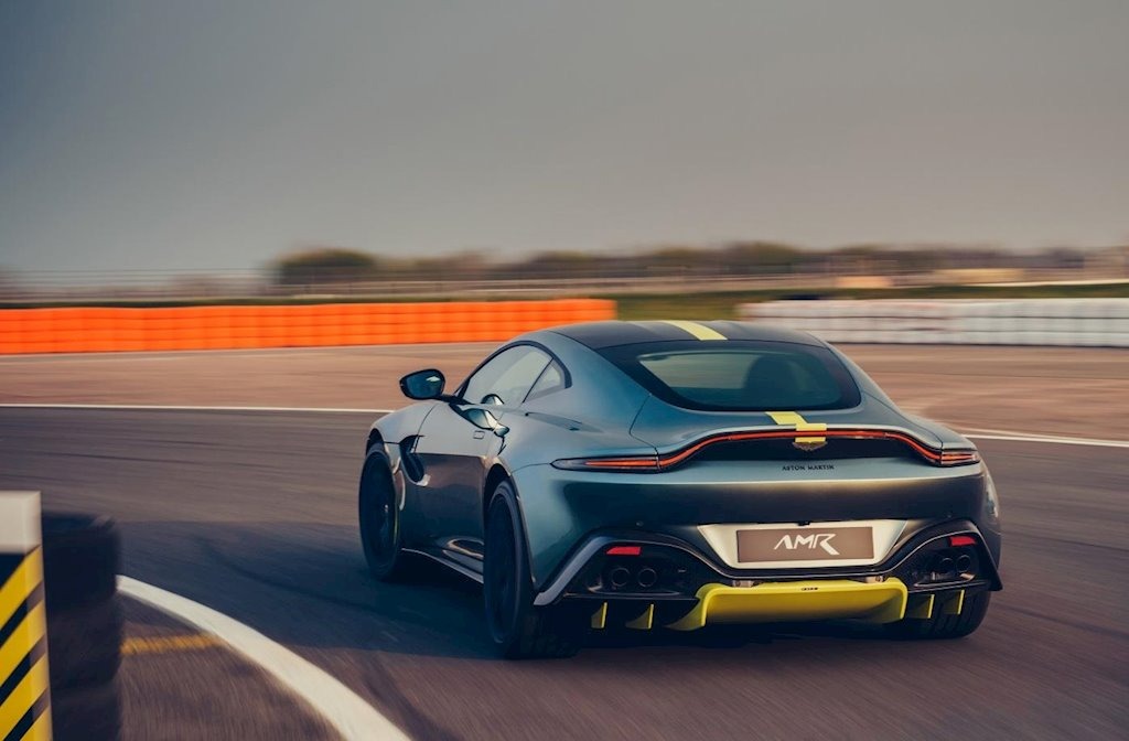 Aston Martin Vantage AMR Gets Manual Transmission