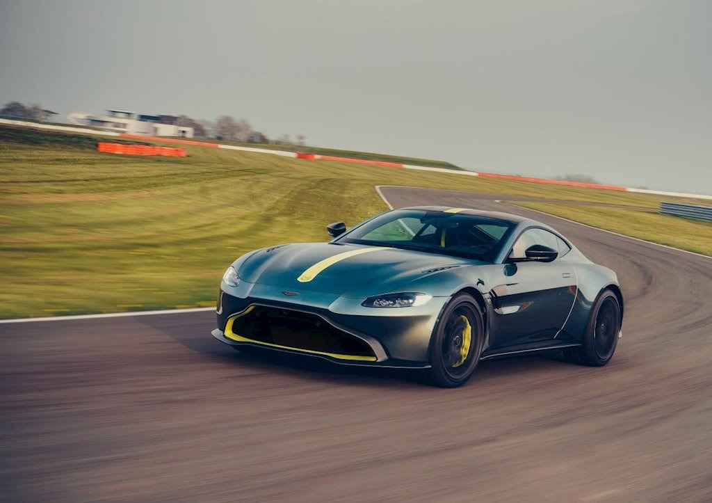 Aston Martin Vantage AMR Gets Manual Transmission