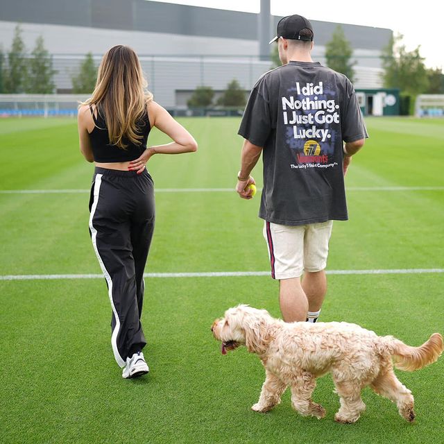 Admiring the beauty of Grealish's wife Sasha makes everyone admire.f - LifeAnimal