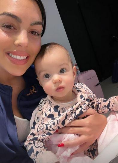 Ronaldo and cute daughter sweet moments make fans melt