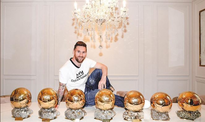 The star Lionel Messi is living the happiest life when he celebrates his 36th birthday and shows off 7 Golden Balls with his wife and children.f - LifeAnimal