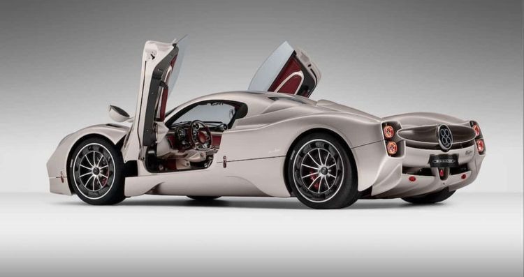 Mercedes-AMG Failed To Convince Pagani To Abandon The V12 For A V8