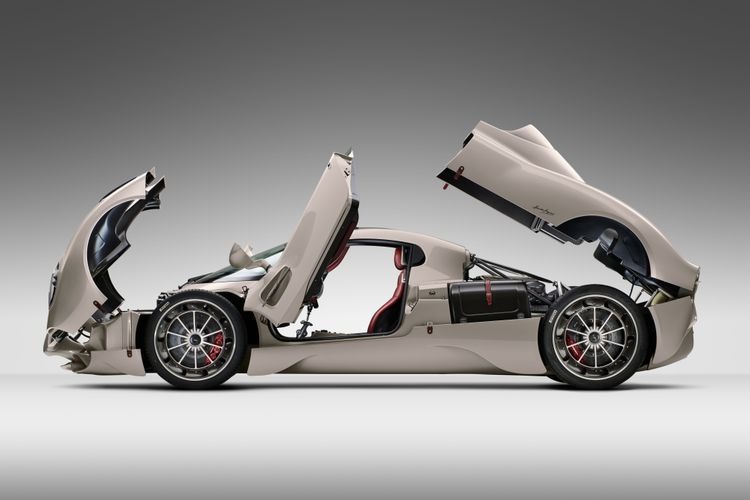 Mercedes-AMG Failed To Convince Pagani To Abandon The V12 For A V8