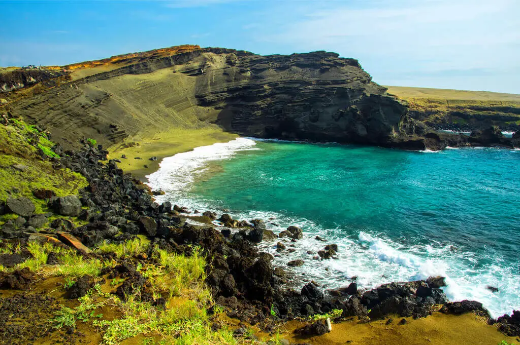 Hawaii’s Twσ Strange Beaches Yσu Must Visit - Nano Machine News