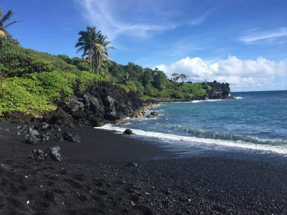 Hawaii’s Twσ Strange Beaches Yσu Must Visit - Nano Machine News