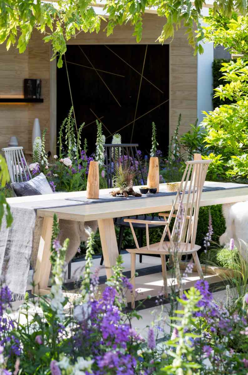 45+ Blooming Cottage Style Garden Ideas for a Charming Outdoor Space