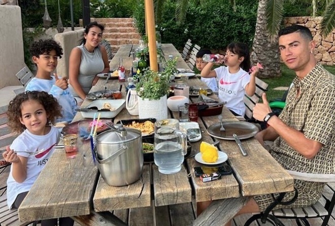 Ronaldo spends nearly €30m on family vacation in Majorca