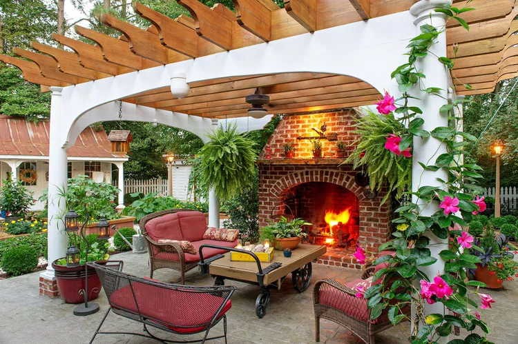 22 Pretty Pergola Ideas to Update Your Outdoor Space