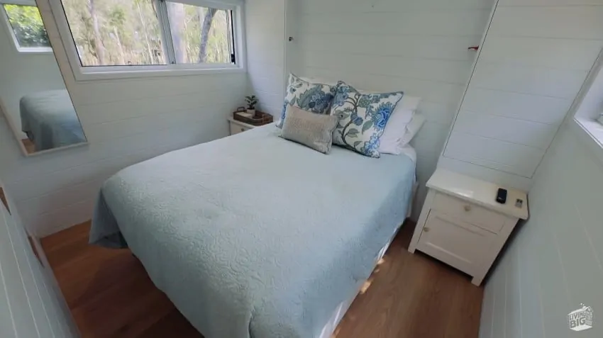 This Hampton-style tiny home is full of clever small space design and storage ideas - Buzz News
